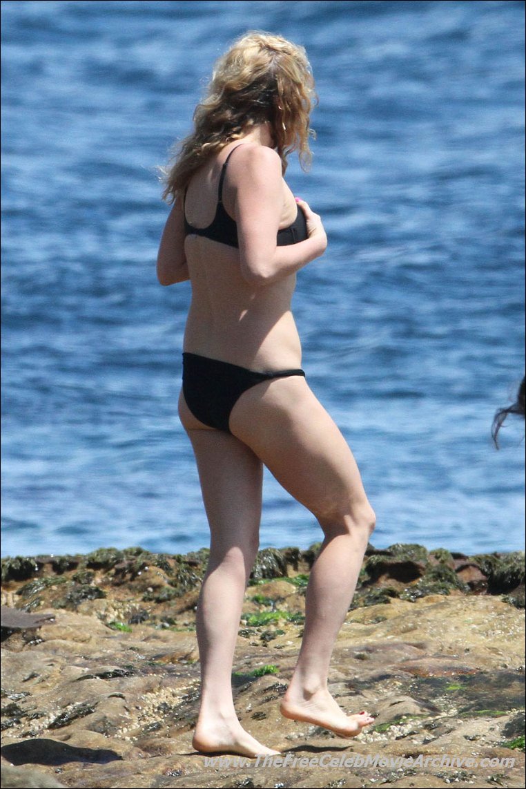 Kesha Upskirt - Kesha bathing suit 2012